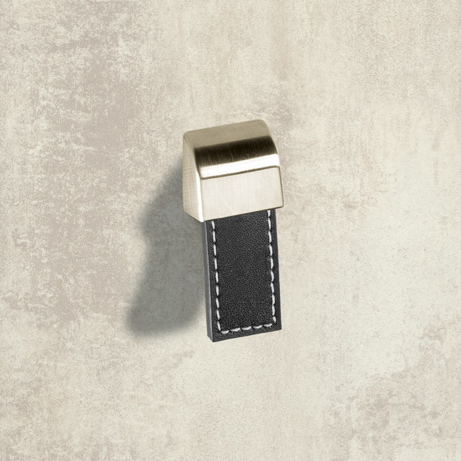 Bouton Agna, L 20 mm, B 50 mm, H 25 mm, cuir brun foncé / aspect inox brossé