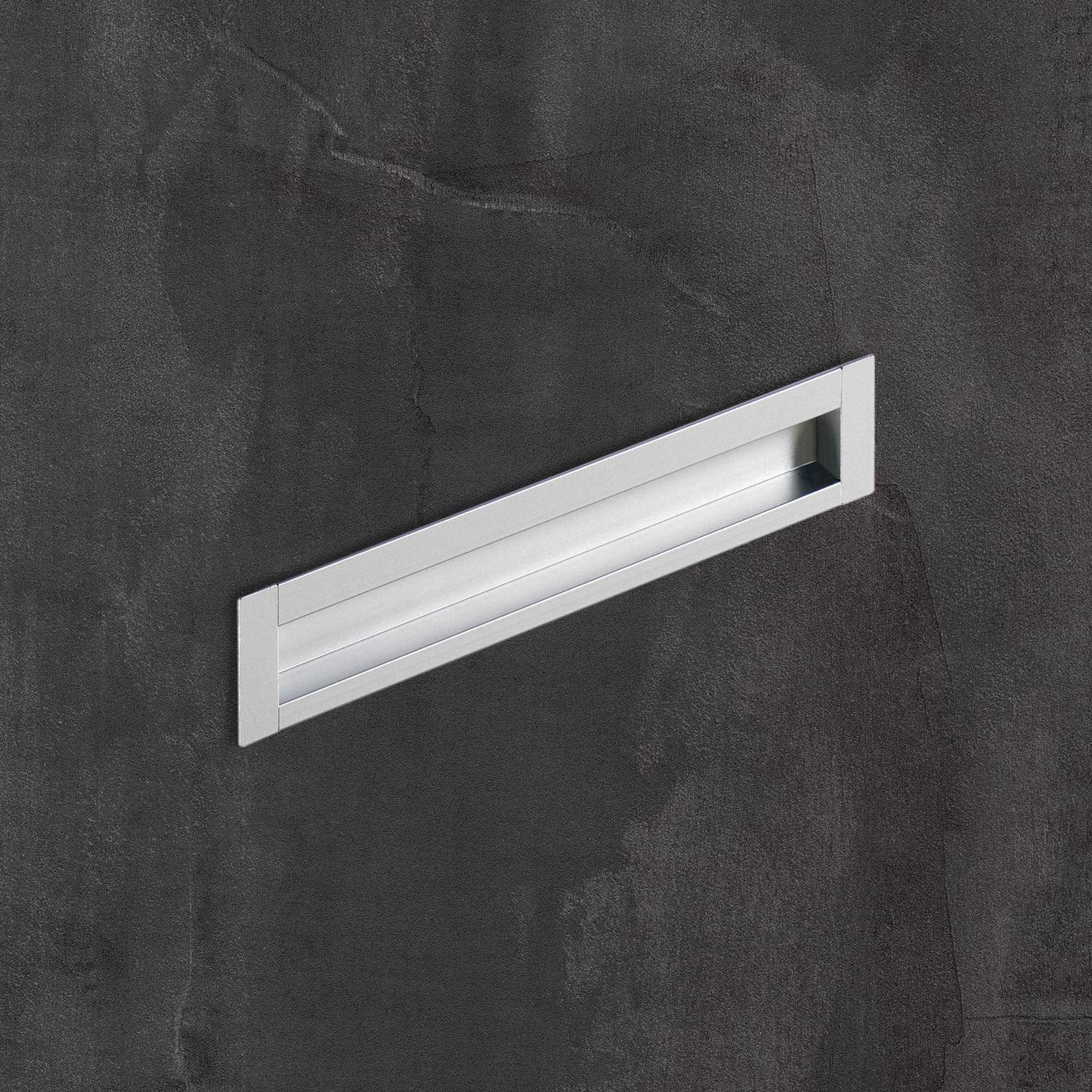 Poignée d'insertion Nidum, entraxe de perçages 96, L 111 mm, B 35 mm, aspect aluminium