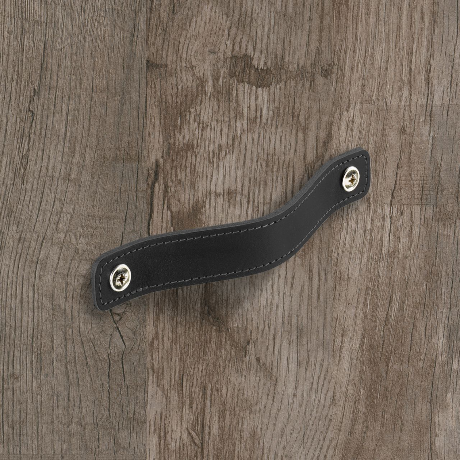 Poignée Nica, entraxe de perçages 64, L 94 mm, B 25 mm, H 3 mm, cuir noir