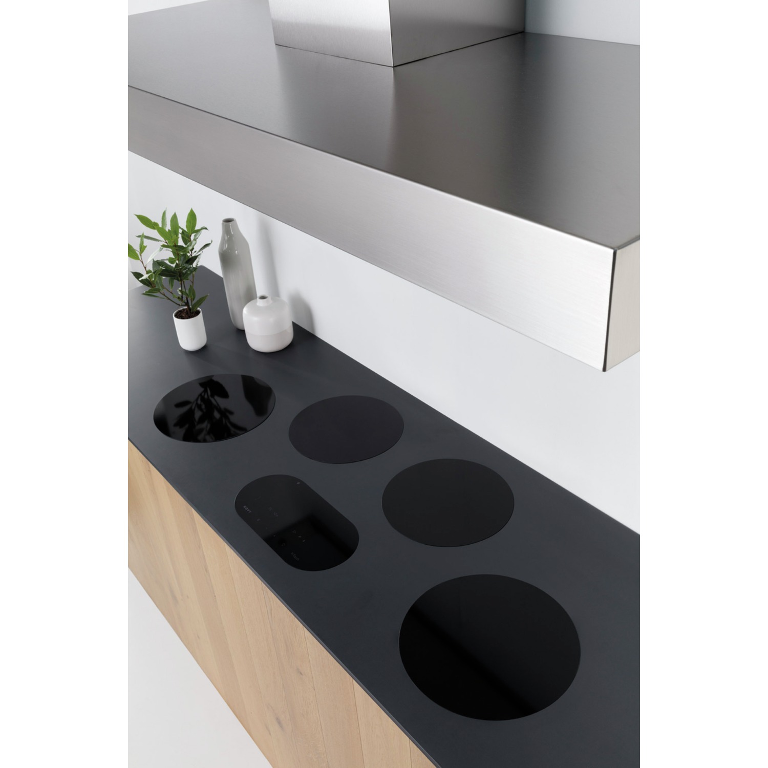 Novy induction Multi zone 4 zones intouch 