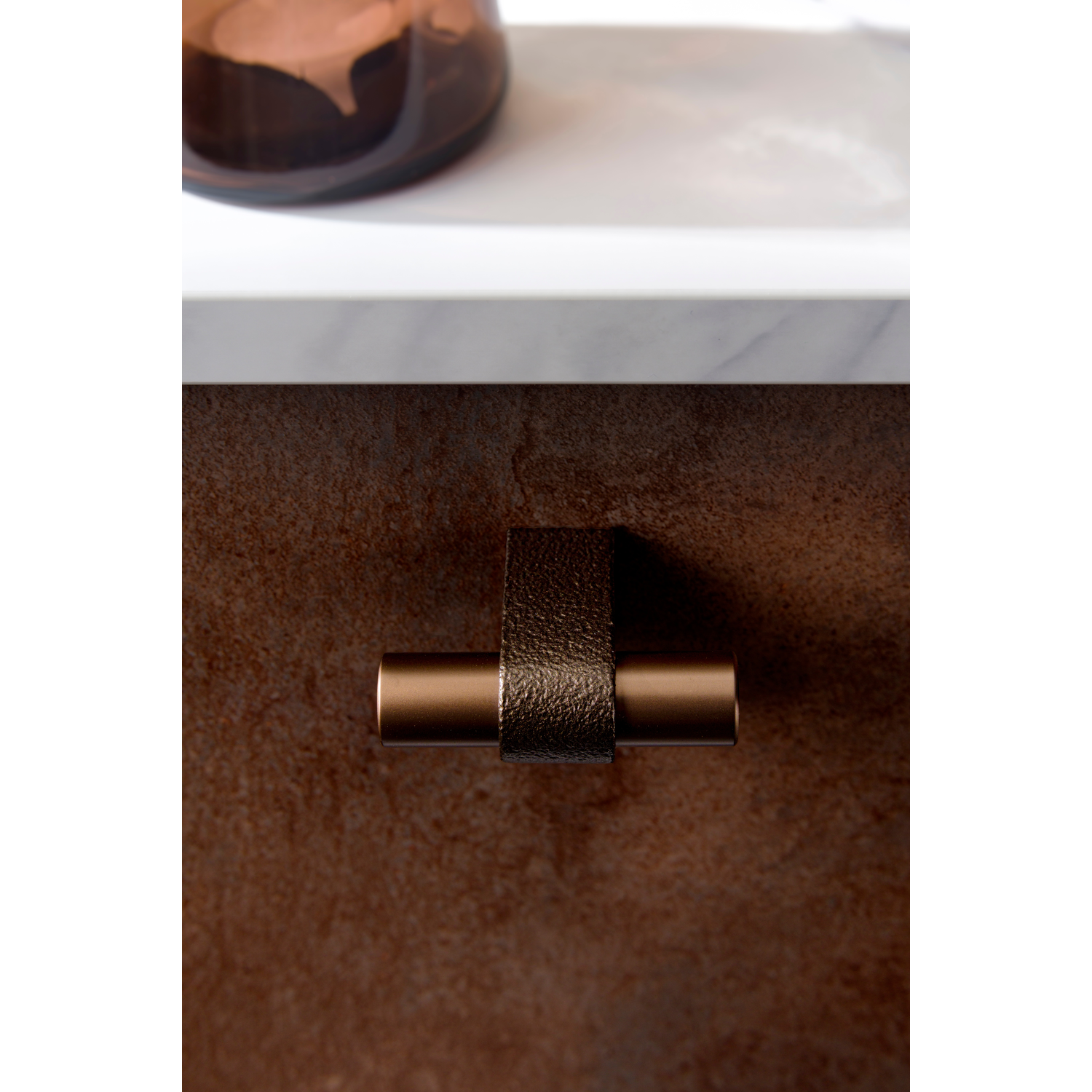 Bouton T CASEY L60 aluminium noir texture / brillant titane noir