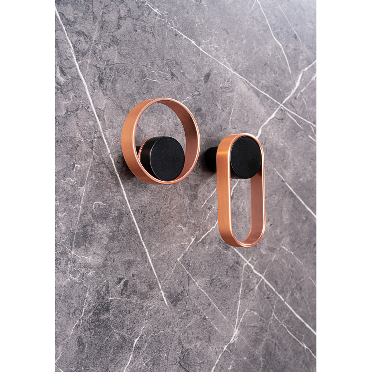 Porte-manteaux ORBIT L45 zamac mat noir / brossé cuivre