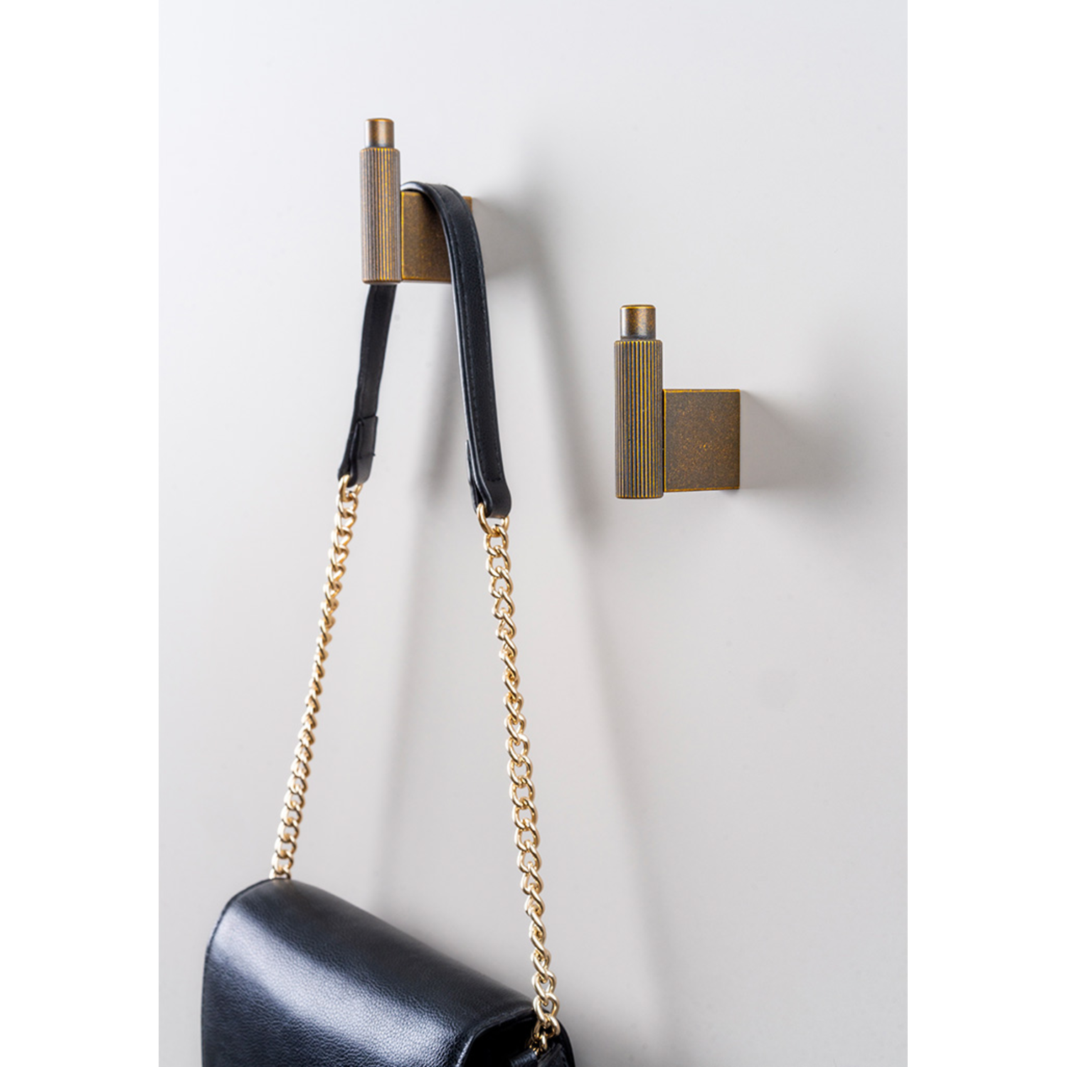 Porte-manteaux ARPA L41 aluminium brossé laiton