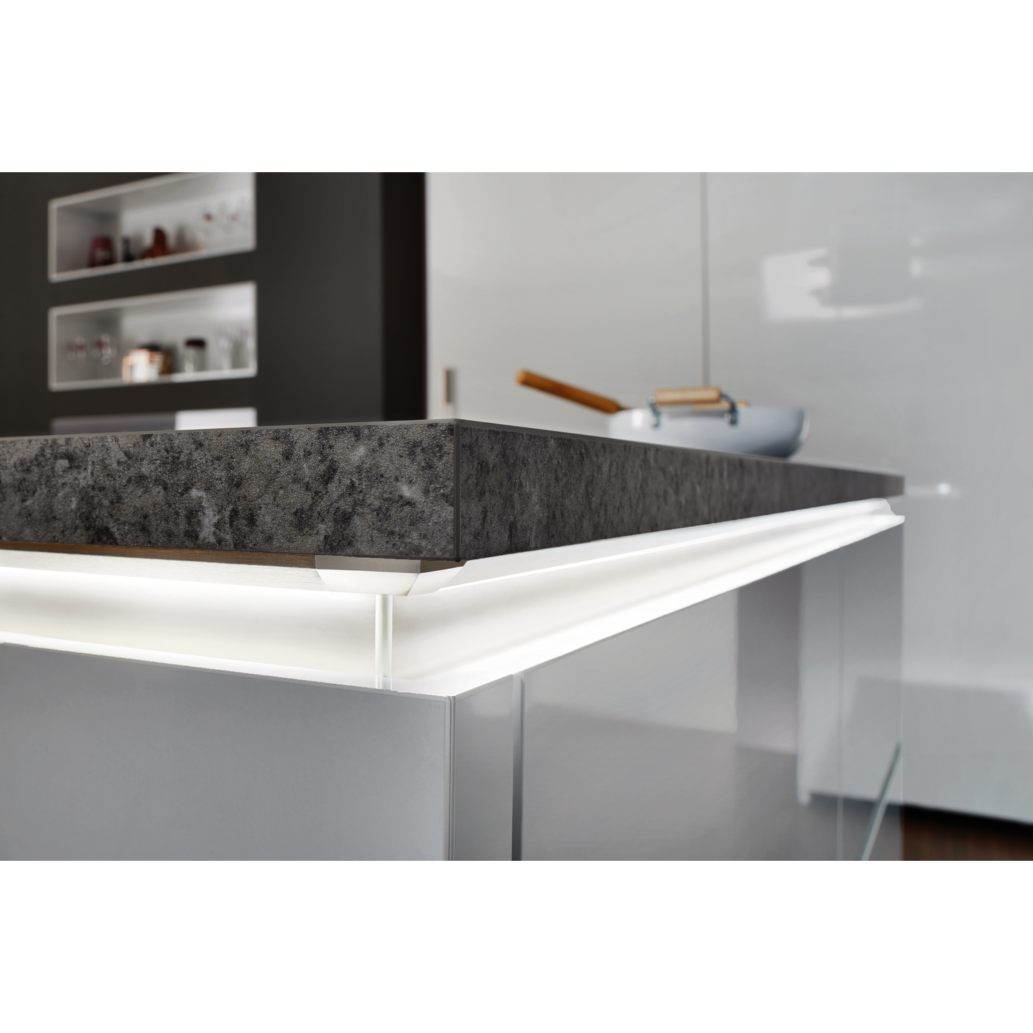 Led Emotion nubio 900mm 7.02w 12V 3000K-6500K 