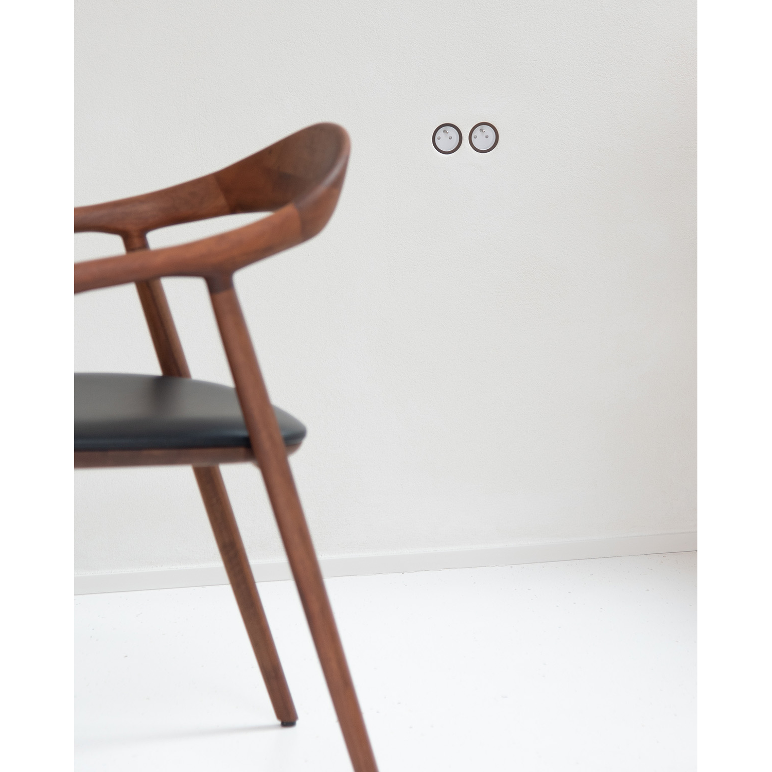 Rond 2.0 - multifit stopcontact b-f lbrons/wit