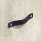 Poignée Nica, entraxe de perçages 64, L 94 mm, B 25 mm, H 3 mm, cuir noir
