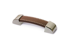 Poignée Agliano, entraxe de perçages 96, L 110 mm, B 25 mm, H 17 mm, cuir brun foncé / aspect inox brossé
