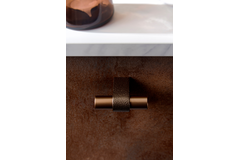 Bouton T CASEY L60 aluminium noir texture / brillant titane noir