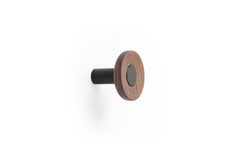Porte-manteaux ZOOT Ø60 bois / aluminium mat noir / noyer